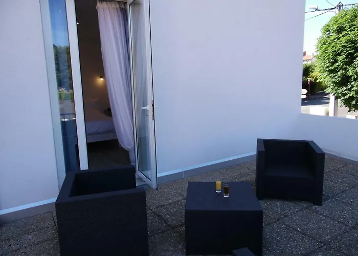 Chante Grelet Hotell